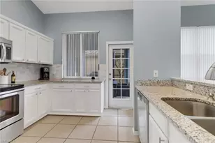 9521 Mariners Cove Ln, Fort Myers, FL 33919 - Photo 5