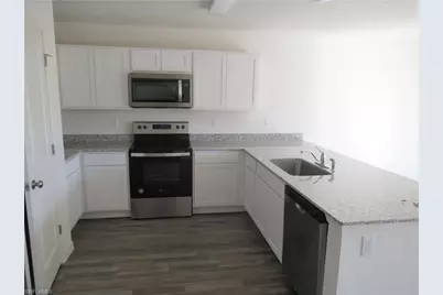 22 NW 7th Ter, Cape Coral, FL 33993 - Photo 9