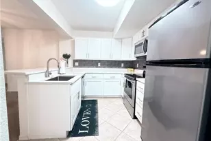 4135 Residence Drive, Fort Myers, FL 33901 - Photo 7