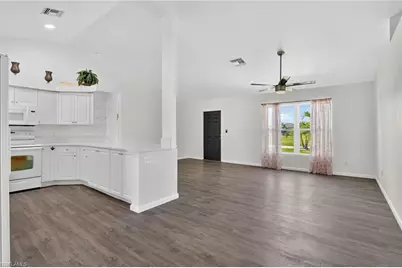 1905 SW 11th St, Cape Coral, FL 33991 - Photo 15