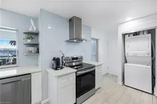 1048 Cottonwood Ct, Marco Island, FL 34145 - Photo 11