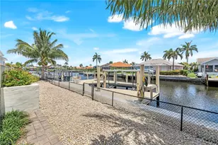 1048 Cottonwood Ct, Marco Island, FL 34145 - Photo 29