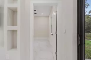 915 Anthony St E, Lehigh Acres, FL 33974 - Photo 17