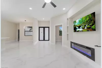 915 Anthony St E, Lehigh Acres, FL 33974 - Photo 7