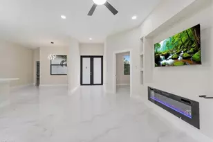 915 Anthony St E, Lehigh Acres, FL 33974 - Photo 7