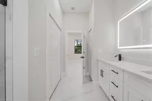 915 Anthony St E, Lehigh Acres, FL 33974 - Photo 9