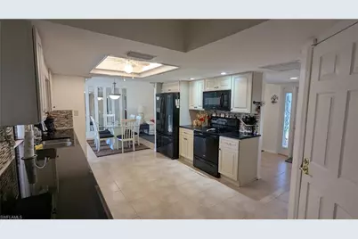 169 SE 21st St, Cape Coral, FL 33990 - Photo 7