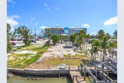 1339 Santos Rd, Fort Myers Beach, FL 33931 - Photo 23