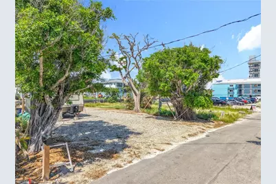 1339 Santos Rd, Fort Myers Beach, FL 33931 - Photo 17
