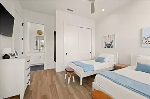 819 91st Ave N, Naples, FL 34108 - Photo 17