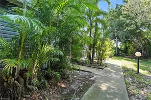 3380 Timberwood Cir, Naples, FL 34105 - Photo 37