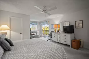 555 Park Shore Dr, Naples, FL 34103 - Photo 5