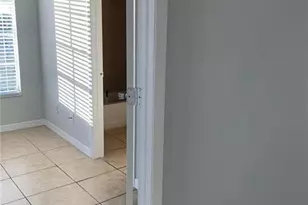 124 Santa Clara Dr, Naples, FL 34104 - Photo 11