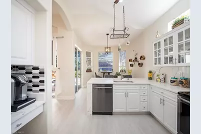 8098 Tauren Ct, Naples, FL 34119 - Photo 9