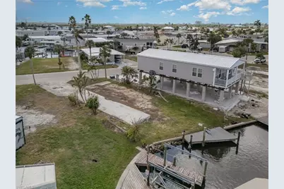 11280 Dogwood Ln, Fort Myers Beach, FL 33931 - Photo 11