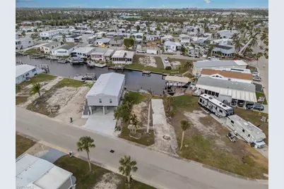 11280 Dogwood Ln, Fort Myers Beach, FL 33931 - Photo 9