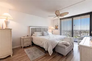 260 Seaview Ct, Marco Island, FL 34145 - Photo 31