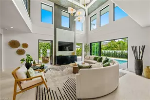 1261 13th Ave N, Naples, FL 34102 - Photo 3