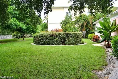 320 Gulf Shore Blvd S, Naples, FL 34102 - Photo 21