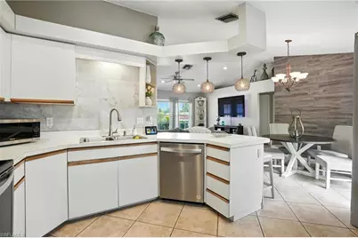 5242 17th Pl SW, Naples, FL 34116 - Photo 9