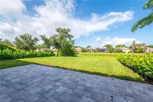 2470 Heydon Cir E, Naples, FL 34120 - Photo 27