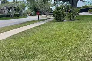 1900 Alamanda Dr, Naples, FL 34102 - Photo 5