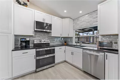 420 SE 10th Ave, Cape Coral, FL 33990 - Photo 13