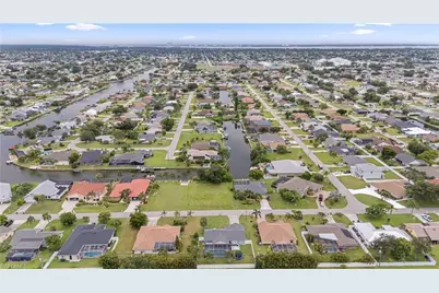 420 SE 10th Ave, Cape Coral, FL 33990 - Photo 41