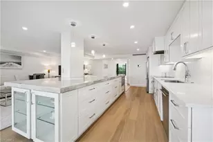 2318 Gulf Shore Blvd N, Naples, FL 34103 - Photo 13