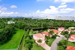 3330 Banyon Hollow Loop, North Fort Myers, FL 33903 - Photo 3