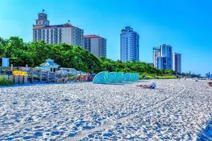 589 Beachwalk Cir, Naples, FL 34108 - Photo 33