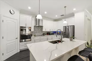 1987 Fairmont Ln, Naples, FL 34120 - Photo 11