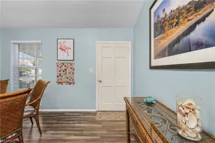 1281 10th St N, Naples, FL 34102 - Photo 9