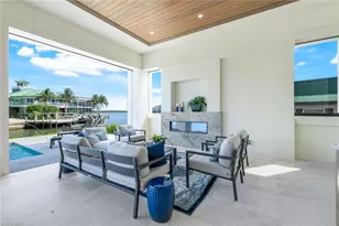 960 Iris Ct, Marco Island, FL 34145 - Photo 37