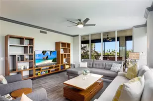 8720 Bay Colony Dr, Naples, FL 34108 - Photo 5