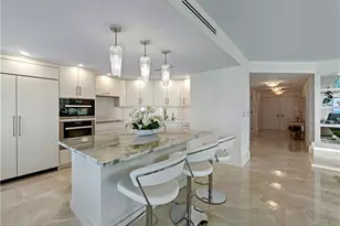 8111 Bay Colony Dr, Naples, FL 34108 - Photo 7