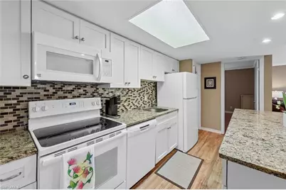 256 Palm Dr #6, Naples, FL 34112 - Photo 5