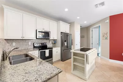 10427 Sirene Way, Fort Myers, FL 33913 - Photo 11