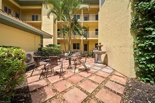 1001 Foxfire Ln, Naples, FL 34104 - Photo 3