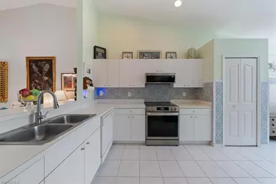 5485 Whitten Dr #119, Naples, FL 34104 - Photo 5