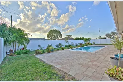 512 Skyline Blvd, Cape Coral, FL 33991 - Photo 23