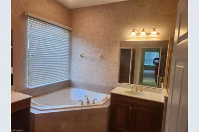 7914 Founders Cir, Naples, FL 34104 - Photo 19