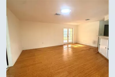 675 Wedge Dr, Naples, FL 34103 - Photo 5