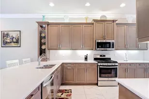 4310 Aurora St, Naples, FL 34119 - Photo 7