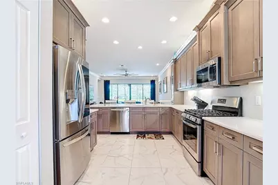 4310 Aurora St, Naples, FL 34119 - Photo 9