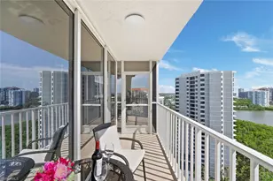 5550 Heron Point Dr, Naples, FL 34108 - Photo 9