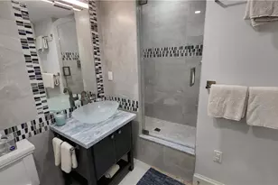 20 Seagate Dr, Naples, FL 34103 - Photo 9