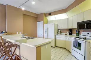 6500 Valen Way, Naples, FL 34108 - Photo 9