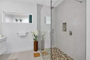 1917 SW 51st St, Cape Coral, FL 33914 - Photo 21