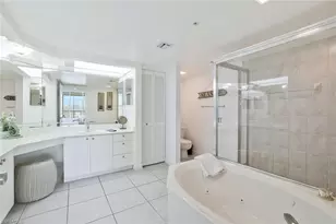 25 Bluebill Ave, Naples, FL 34108 - Photo 15